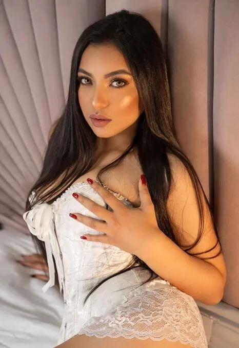 I Am Simran Khatun Providing Real Varanasi Call Girl Service Since 2022 1