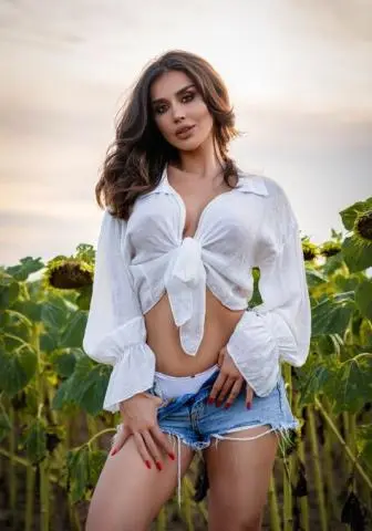 Real Escort Girl In Prayagraj For A Night